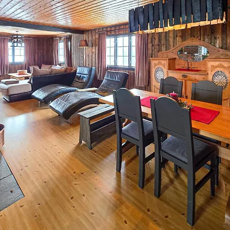3 Bedroom Gorgeous In Vinje Holiday home Oyfjell