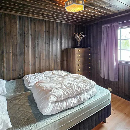 3 Bedroom Gorgeous In Vinje * Oyfjell